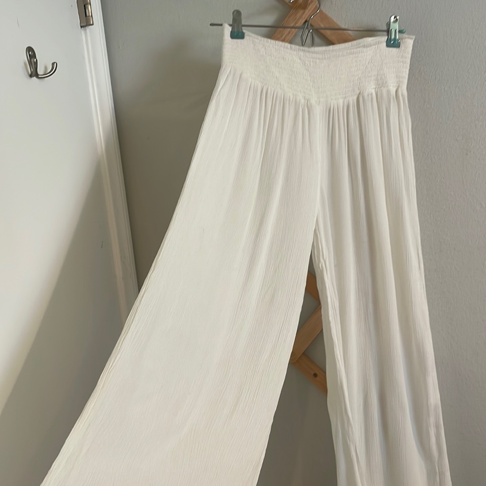 Linen wide leg beach pants.  Beach coverup light weight Vero Moda Elastic waist
